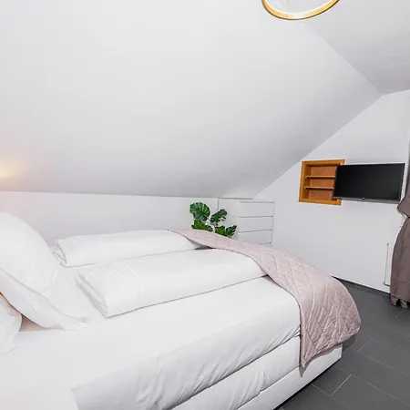 Eh Uranus Mit Privater Sauna * Flims